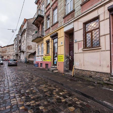Квартира Подобово В Центрі На Вулиця Скорика 25 Колишня Чайковського Біля Філармонії Leópolis Exterior foto